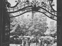 Trg Bratstva i Jedinstva 1950. godine, pogled iz Oktogona (Foto Marija Braut).jpg